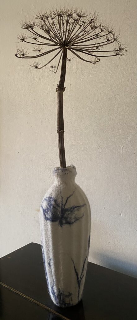 "Vaas" - merinowol om glas - 29x37 cm - Elsie Le Coq