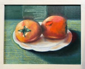 "Stilleven Kakifruit op bord"- olieverf, pastel op canvas - 32x28 cm - Monique Adrianse